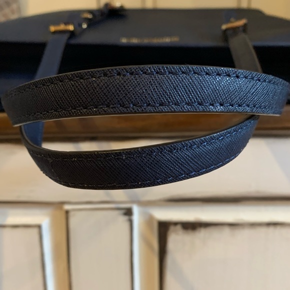 MICHAEL Michael Kors Jet Set Travel Top - Picture 6 of 16